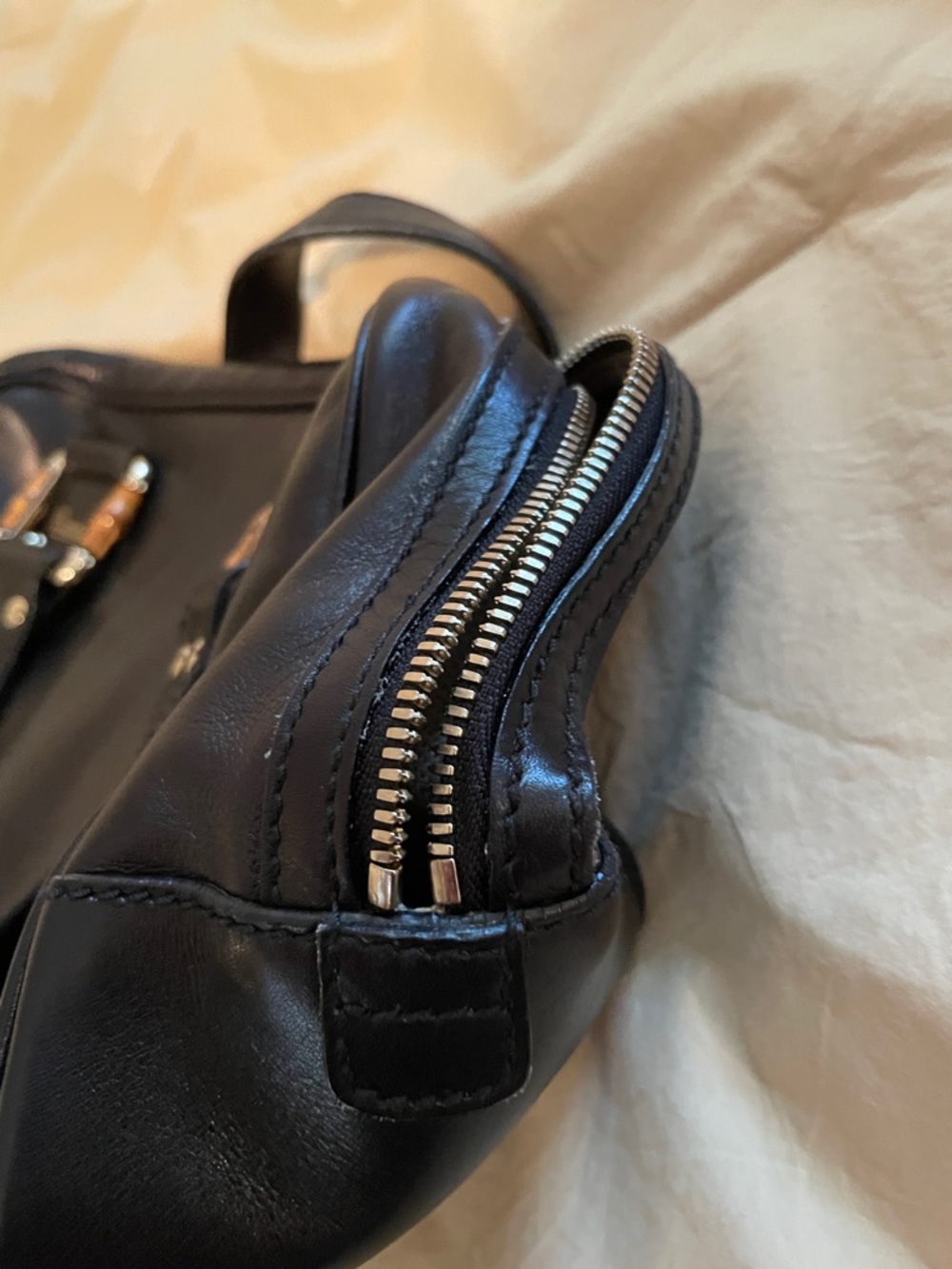 Gucci Black Leather Satchel with Gold and bamboo Accents - Picture 7 of 12